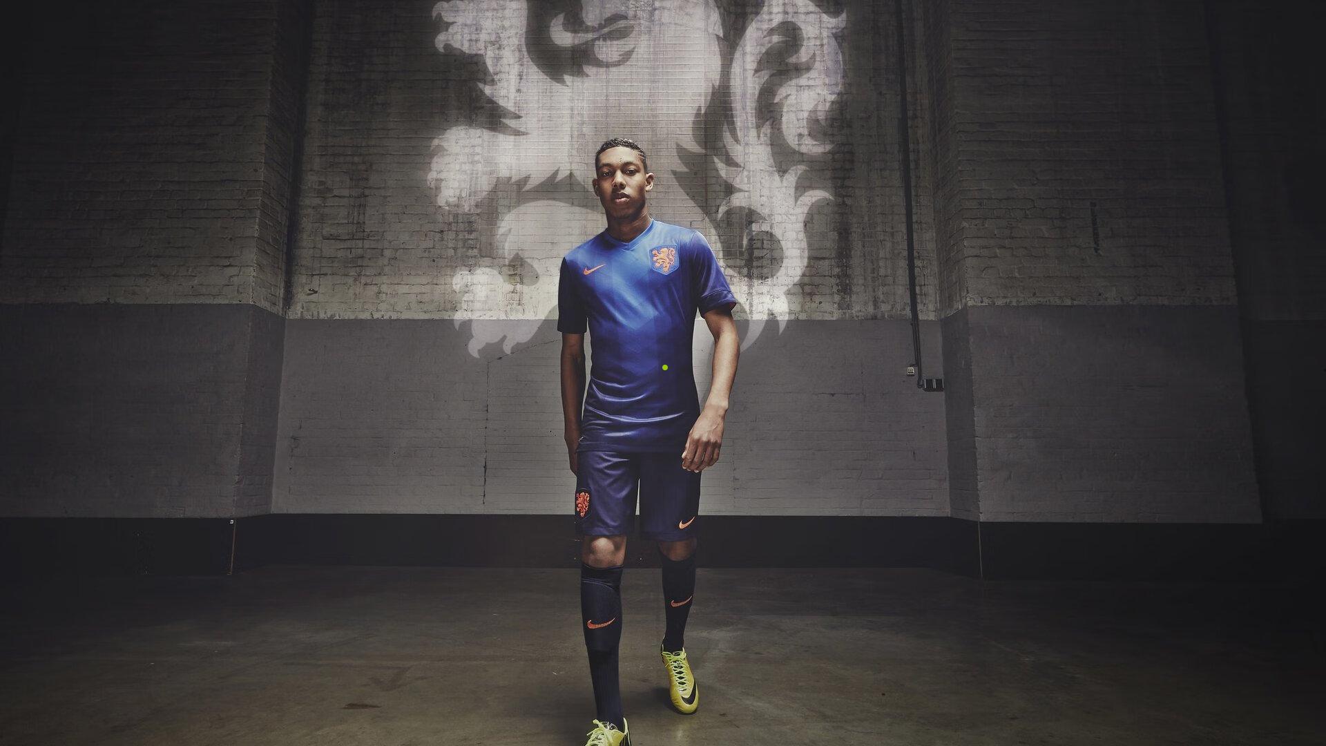 姆巴佩再展王者风范！成功蝉联懂球帝2025年10月足坛MVP荣誉